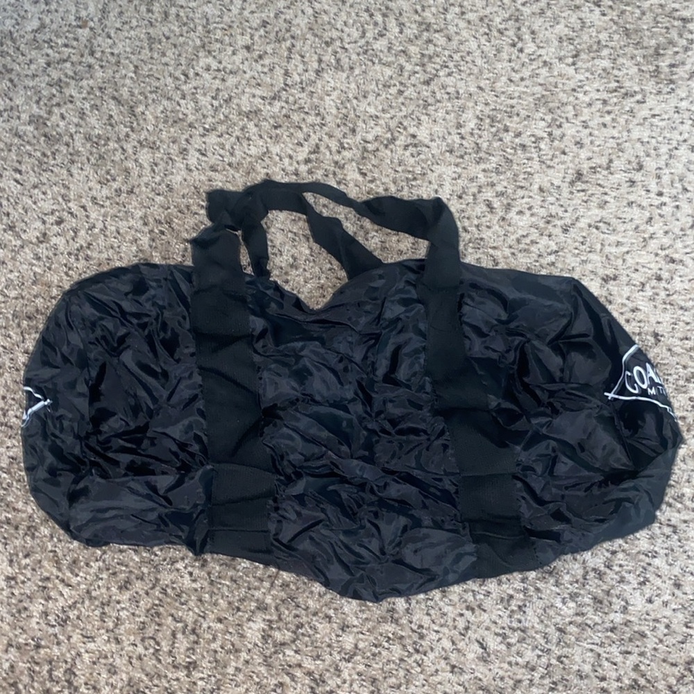🌵NWT Black compact-able duffel bag!